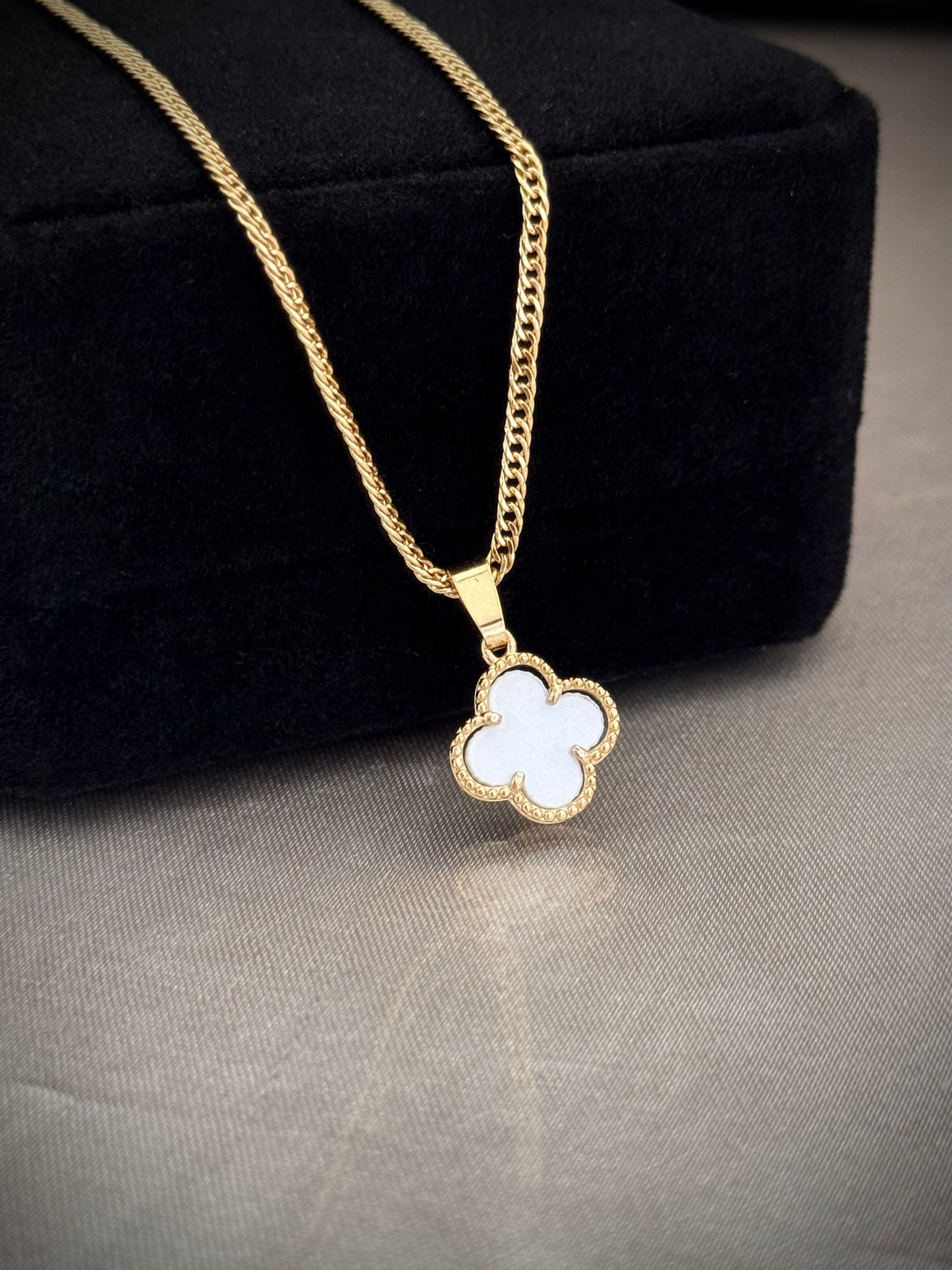 Dije Van Cleef Blanco
